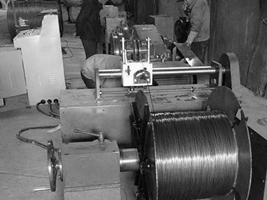 開(kāi)始了一家創(chuàng)業(yè)公司并購(gòu)買(mǎi)了拉絲機(jī)。 開(kāi)始了一家創(chuàng)業(yè)公司并購(gòu)買(mǎi)了拉絲機(jī)。